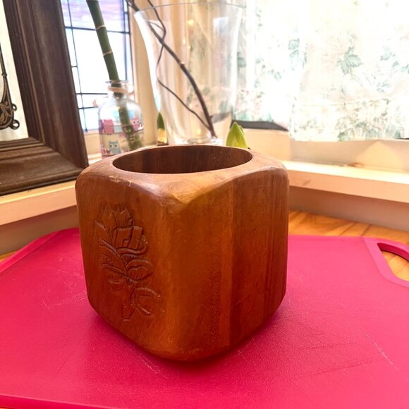 Vintage Hand-Carved Philippine Monkey Pod Wood Cube Container - Picture 5 of 15